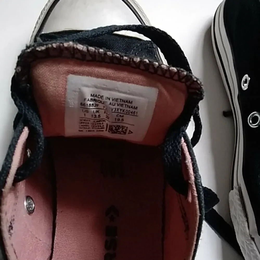 Converse Chuck Taylor All Madison Low Top Girl Shoes Size 1
